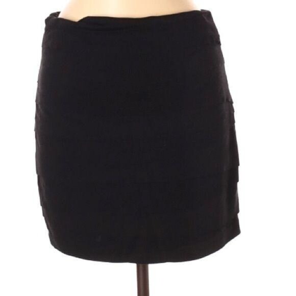 Aryn K. Casual Skirt Size Medium - Picture 2 of 6